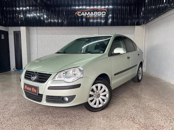 VOLKSWAGEN POLO SEDAN 1.6 8V GASOLINA 4P MANUAL